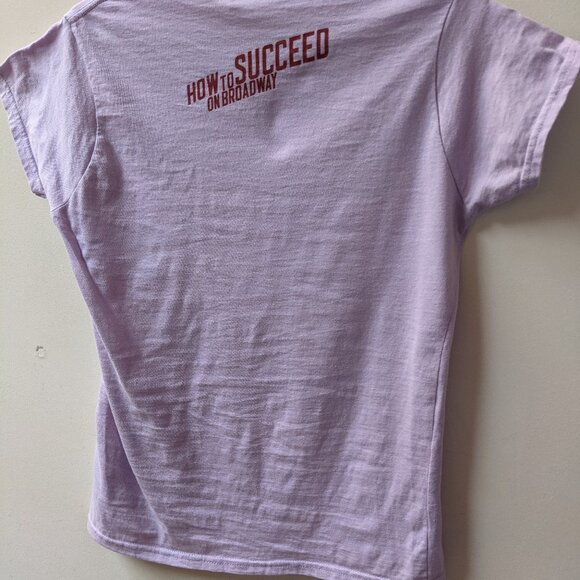 2/$20 PARIS ORIGINAL How To Succeed On Broadway Souvenir Tee Fitted Large - Picture 9 of 11
